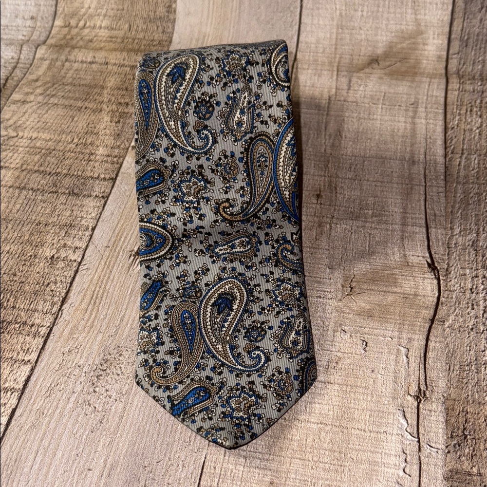 Elegant Ketch Paisley Tie in Blue‎ and Gold